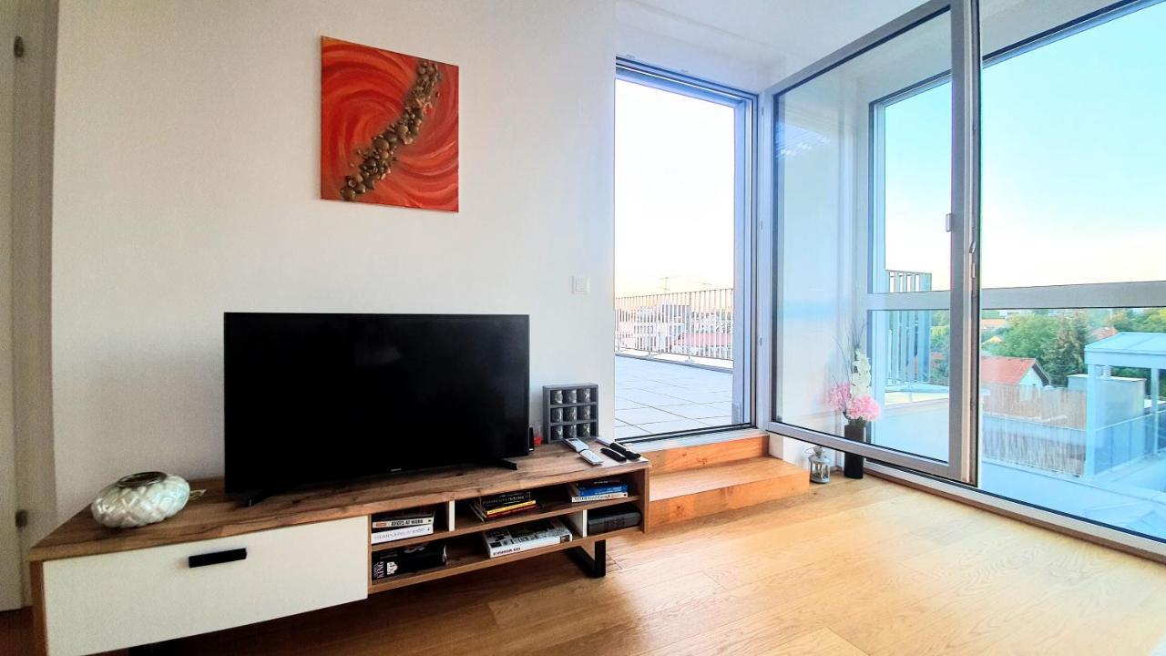 Rooftop Terrace, Free Garage Parking And Pool! Wien Ngoại thất bức ảnh